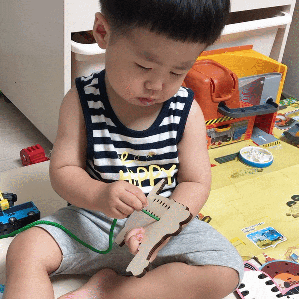 원목실꿰기.gif
